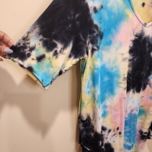 TORRID Tie Dye V Neck Tunic Tee short Sleeves T-Shirt size 1 - Picture 6 of 14